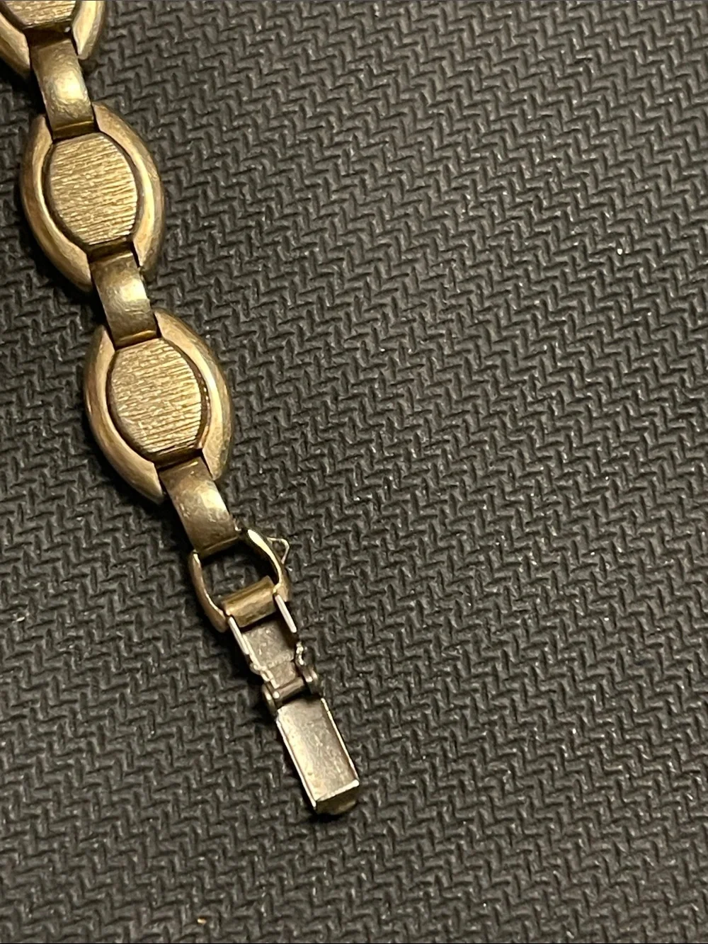 Vintage Women's Baylor Gold Oval Link Bracelet Watch with Crystals. 10k GF bezel